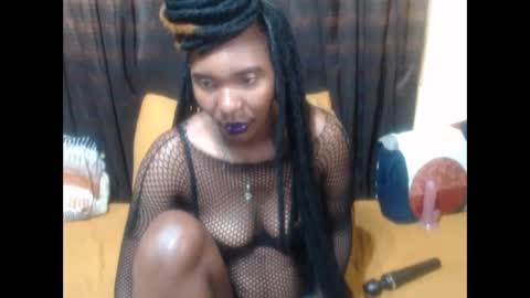 Darksultryxx30 online show from May 8, 2026, 6:35 pm