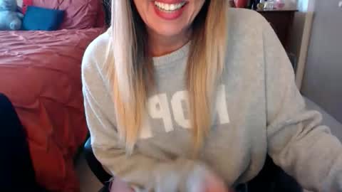 DarlingD online show from October 2, 2025, 12:45 pm