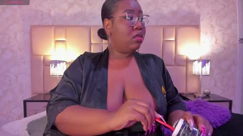  Darnell Queen online show from December 23, 2024, 3:50 am