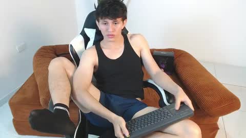 Snapshot of darrencolleen chatting on April 20, 2026, 11:50 pm darrencolleen online show from April 20, 2026, 11:50 pm