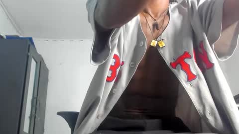 Snapshot of darwin_jhonson chatting on February 6, 2025, 11:32 am Darwin online show from February 6, 2025, 11:32 am