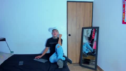 darwin_nlh online show from April 27, 2026, 11:58 pm