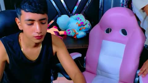 darwinandbrayan online show from November 14, 2025, 11:24 pm