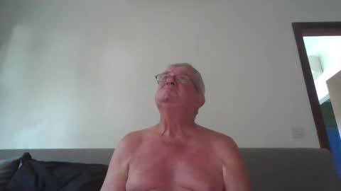 Snapshot of darwincock chatting on April 11, 2026, 6:51 am darwincock online show from April 11, 2026, 6:51 am