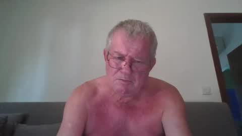 Snapshot of darwincock chatting on April 12, 2026, 5:34 am darwincock online show from April 12, 2026, 5:34 am