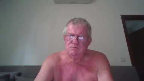 Snapshot of darwincock chatting on April 23, 2026, 2:35 am darwincock online show from April 23, 2026, 2:35 am