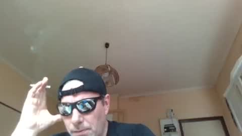 dauer1982 online show from June 14, 2026, 6:15 am