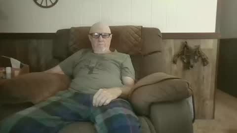 Snapshot of dave571960 chatting on July 18, 2026, 10:30 am dave571960 online show from July 18, 2026, 10:30 am