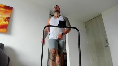 DAVE MAX online show from April 10, 2026, 3:39 pm