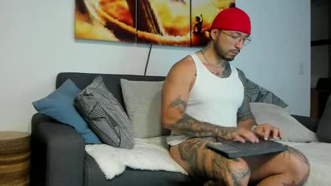 DAVE MAX online show from April 12, 2026, 1:43 am