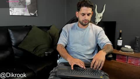 Snapshot of davevilboy chatting on January 29, 2025, 12:24 pm Daves online show from January 29, 2025, 12:24 pm