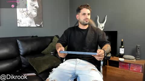 Snapshot of davevilboy chatting on January 30, 2025, 12:27 pm Daves online show from January 30, 2025, 12:27 pm