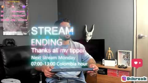 Snapshot of davevilboy chatting on February 10, 2025, 12:08 pm Daves online show from February 10, 2025, 12:08 pm