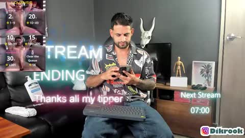 Snapshot of davevilboy chatting on February 11, 2025, 12:16 pm Daves online show from February 11, 2025, 12:16 pm