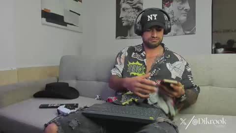 Snapshot of davevilboy chatting on September 28, 2025, 3:06 pm Daves online show from September 28, 2025, 3:06 pm