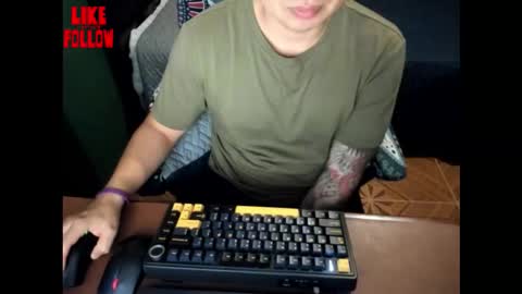 Snapshot of david_2789 chatting on February 14, 2026, 12:40 am David online show from February 14, 2026, 12:40 am