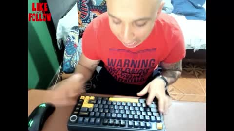 Snapshot of david_2789 chatting on February 28, 2026, 11:17 pm David online show from February 28, 2026, 11:17 pm