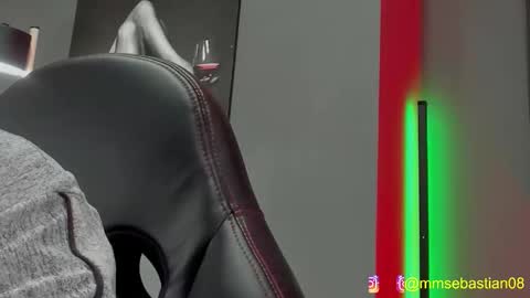 David Jons online show from December 17, 2025, 1:11 am