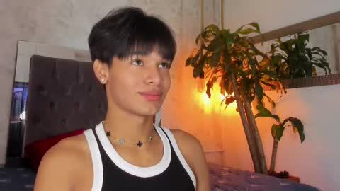 Snapshot of david_lux chatting on October 10, 2025, 1:43 pm David online show from October 10, 2025, 1:43 pm