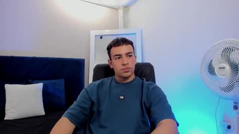 Snapshot of david_rtr chatting on November 13, 2025, 7:35 pm david_rtr online show from November 13, 2025, 7:35 pm