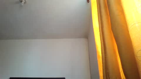 davidcr89 online show from February 18, 2025, 5:42 pm