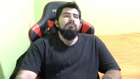 Snapshot of daviddelz chatting on December 7, 2024, 11:40 am David online show from December 7, 2024, 11:40 am