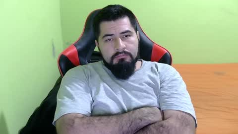 Snapshot of daviddelz chatting on December 22, 2024, 7:33 am David online show from December 22, 2024, 7:33 am