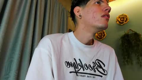 daviid_huge online show from September 23, 2025, 8:28 am