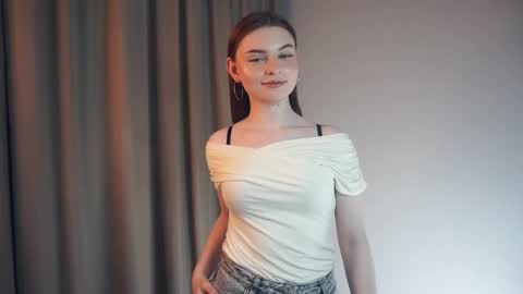 Snapshot of davinagreengo chatting on April 21, 2026, 10:12 pm Louise online show from April 21, 2026, 10:12 pm