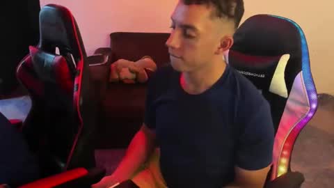 Davinson online show from April 1, 2026, 8:15 am