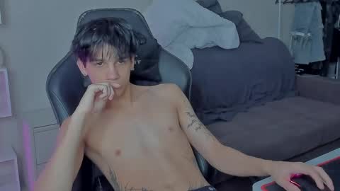 davis online show from December 4, 2024, 10:46 am