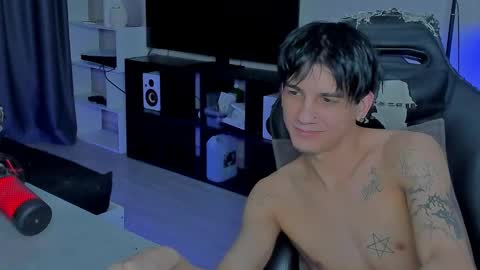 davis online show from December 17, 2025, 2:01 pm