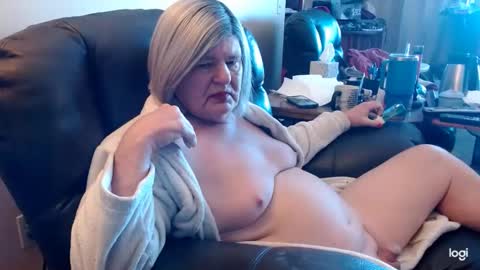 Snapshot of dawndoesall chatting on January 16, 2025, 5:12 pm dawndoesall online show from January 16, 2025, 5:12 pm