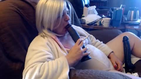 Snapshot of dawndoesall chatting on February 22, 2025, 10:20 pm dawndoesall online show from February 22, 2025, 10:20 pm