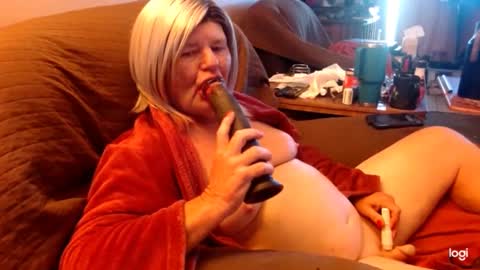 Snapshot of dawndoesall chatting on October 8, 2025, 4:26 pm dawndoesall online show from October 8, 2025, 4:26 pm