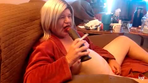 Snapshot of dawndoesall chatting on October 22, 2025, 4:18 pm dawndoesall online show from October 22, 2025, 4:18 pm