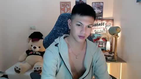 Snapshot of dax_x chatting on December 17, 2024, 7:26 pm JC LOVER BOY online show from December 17, 2024, 7:26 pm