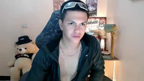 Snapshot of dax_x chatting on January 1, 2025, 11:51 pm JC LOVER BOY online show from January 1, 2025, 11:51 pm