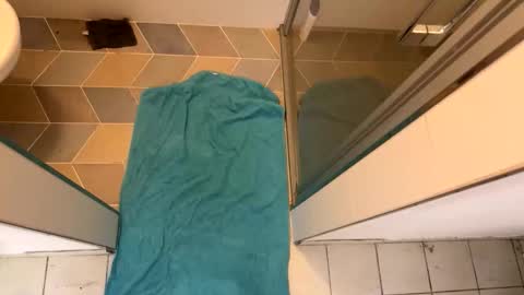 Hornybear online show from January 18, 2026, 9:35 am