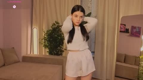 Snapshot of day_one_darling chatting on October 30, 2025, 4:03 am day_one_darling online show from October 30, 2025, 4:03 am