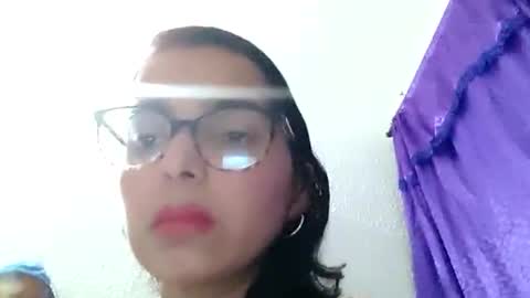 Snapshot of dayana_cruz chatting on November 19, 2025, 5:51 am dayana_cruz online show from November 19, 2025, 5:51 am