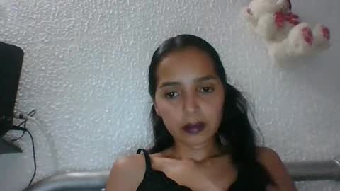 Snapshot of dayana_cruz chatting on April 11, 2026, 8:35 pm dayana_cruz online show from April 11, 2026, 8:35 pm