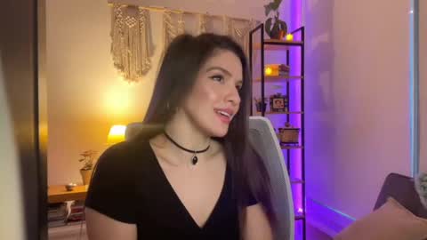 dayanavtx online show from November 3, 2025, 6:42 pm