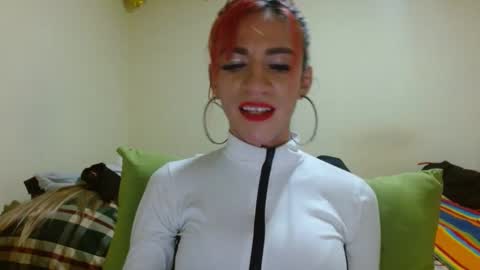 dayanna_01_ online show from February 24, 2025, 10:36 pm