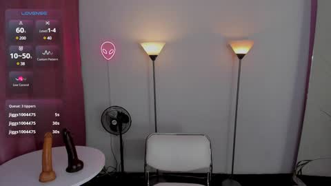 I am Dayanna  tecca online show from January 29, 2025, 12:33 am