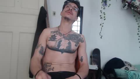 dazzayy online show from May 9, 2026, 7:52 pm