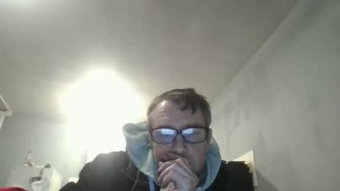 Dazzill online show from December 20, 2025, 7:21 pm