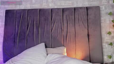 dea_athenea online show from November 25, 2025, 8:42 pm