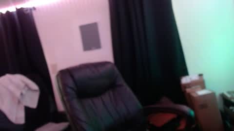 deaconoddeye online show from December 18, 2025, 2:12 pm