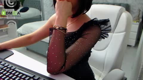 Elly online show from March 1, 2025, 1:51 pm